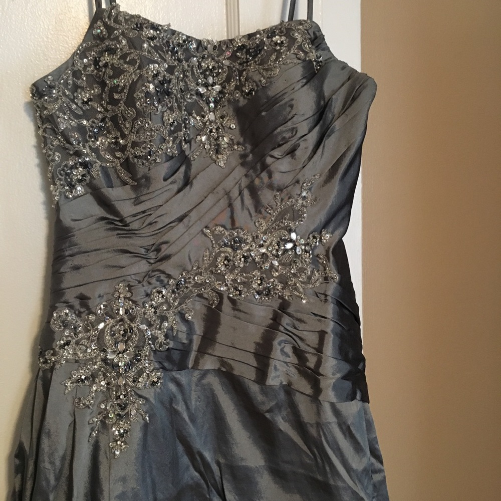 Prom dress. Silver.
